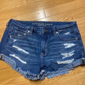american eagle distressed jean shorts size 4